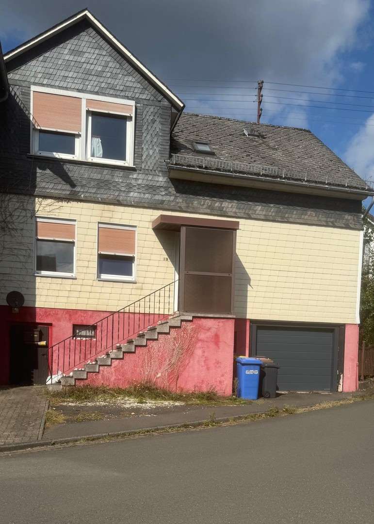 Haus zum Kaufen in Neunkirchen 136.000 € 125 m² 5 zimmer