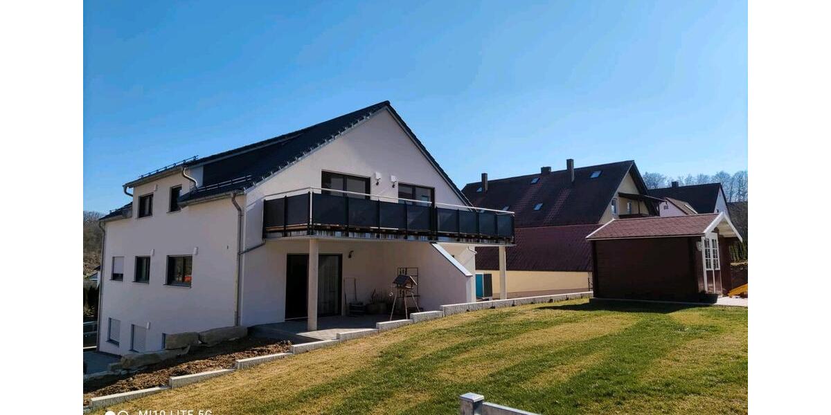 Dachgeschoßwohnung Nittendorf - 2 Zimmer, 70 m&sup2;, 820&euro; | Angebot:25409056