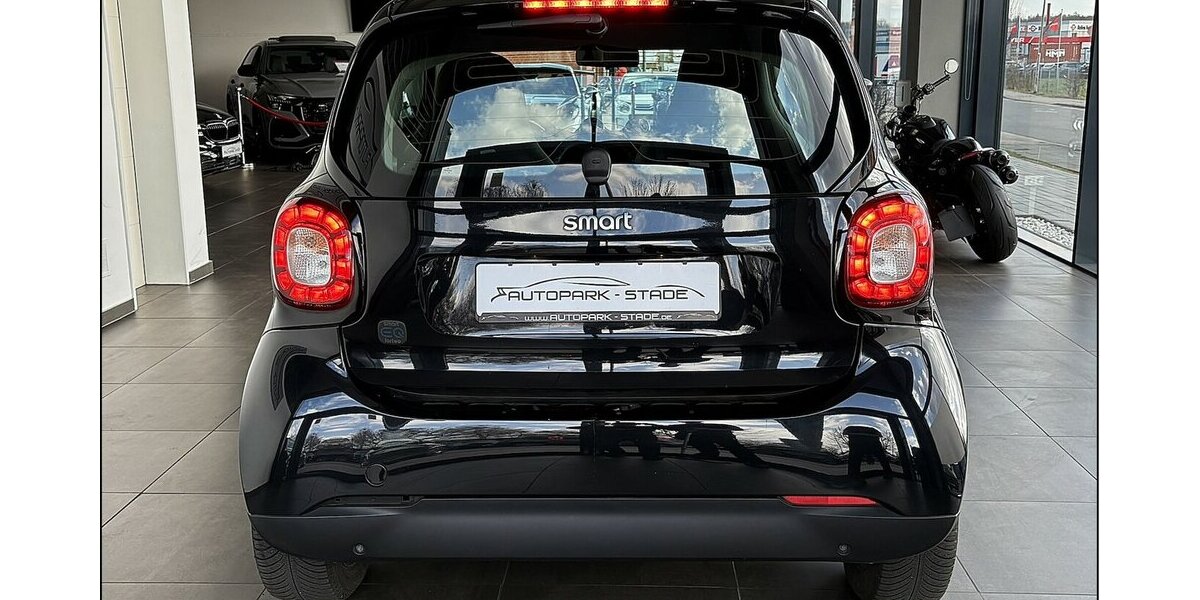 Smart ForTwo EQ prime LED Tempomat Pano Aut. Assist 58.000 km 9.490 &euro; Stade 21682