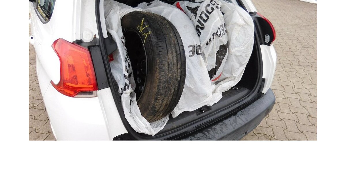 Peugeot 2008 1,2 VTi Active 4Türen Klima Navi 144.600 km 4.990 &euro; Vordorf 38533