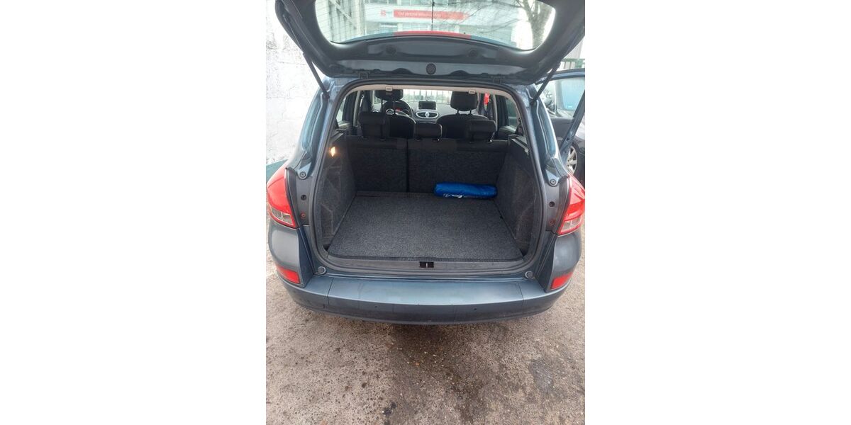 Renault Clio 157.000 km 2.350 € Offenbach am Main 63065