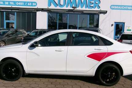 Lada Vesta 35.600 km 7.980 &euro; Schwarzenbek 21493