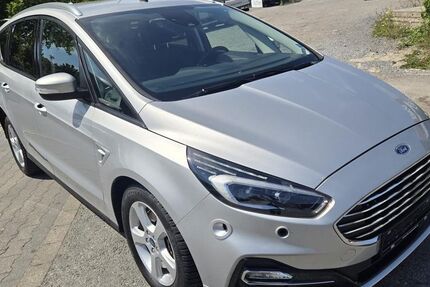 Ford S-Max 65.700 km 13.990 € Gelsenkirchen 45884