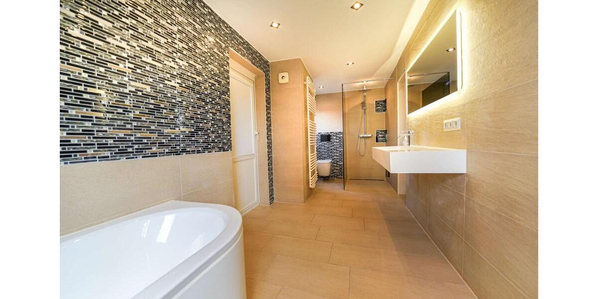 *TOP MIETPREIS: Geräumige Doppelhaushälfte mit großem Garten & Außenbereich in Düsseldorf-Wersten* 5 zimmer