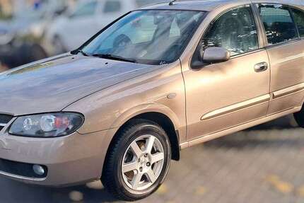 Nissan Almera 109.000 km 2.900 € Frankfurt 15234