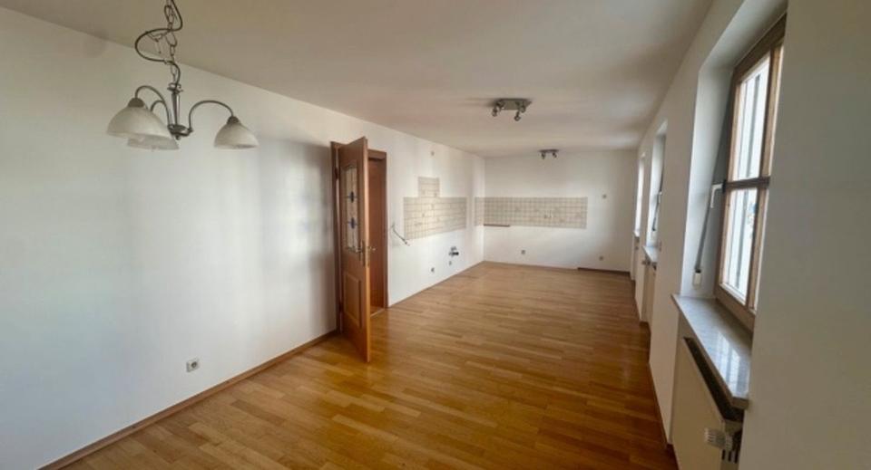 Einfamilienhaus Arnstorf - 6 Zimmer, 150 m&sup2;, 1.490&euro; | Angebot:26326548