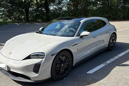 Porsche Taycan 110.000 km 71.999 &euro; Wiehl 51674