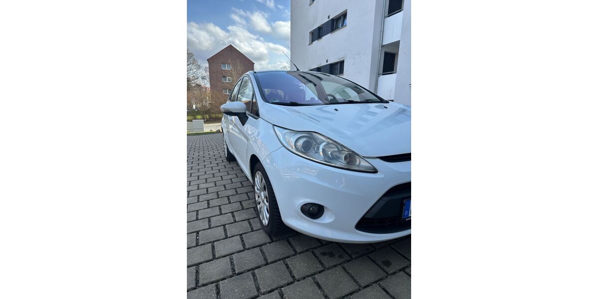 Ford Fiesta 155.557 km 4.000 &euro; Detmold 32756