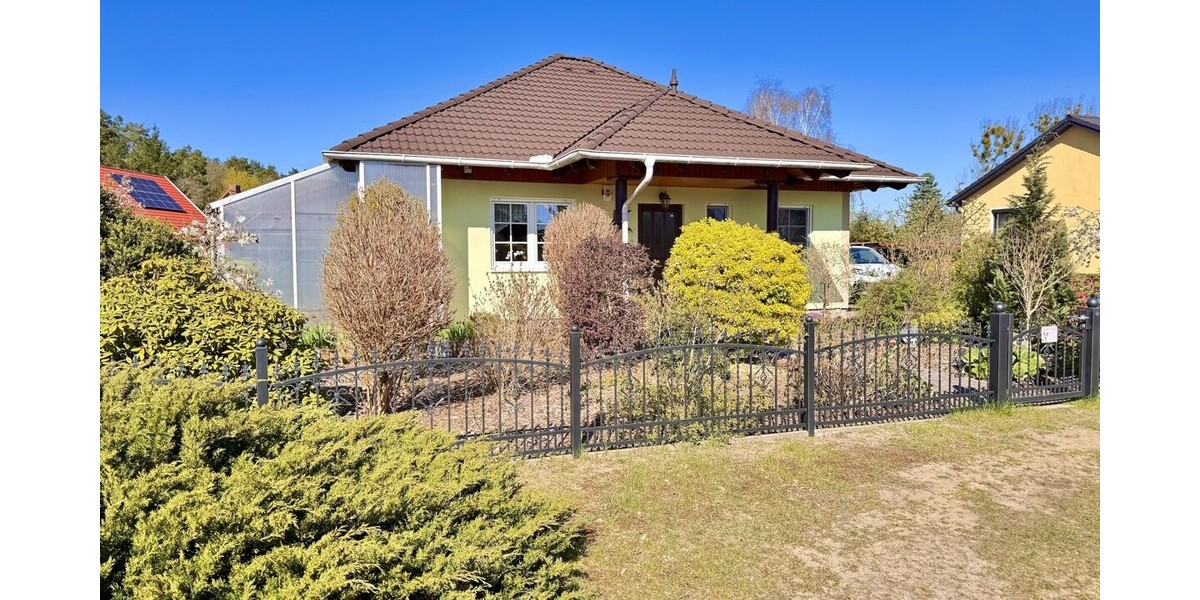 HORN IMMOBILIEN + Einfamilienhaus mit Einbauküche, Doppelgarage und Keller in Krugsdorf bei Pasewalk - Einfamilienhaus Krugsdorf | Angebot:26531984