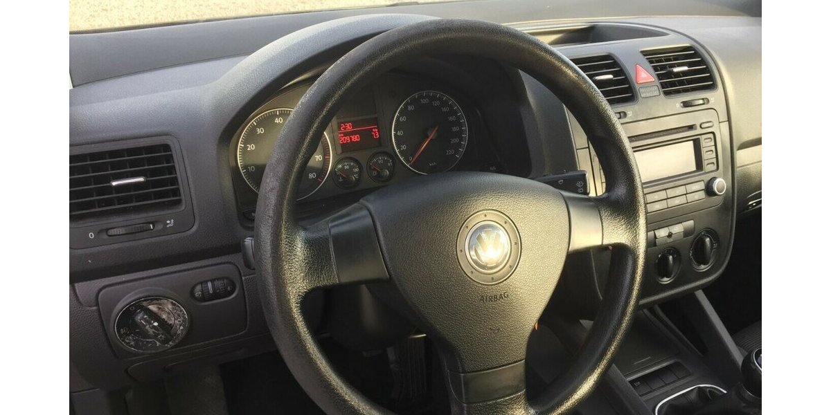 VW Golf Trendline, Klima,el.Fh. 2 Hd.,Tüv 03/28! 200.000 km 2.500 &euro; Himmelkron 95502