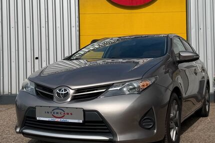 Toyota Auris 120.000 km 6.900 &euro; Krefeld 47799