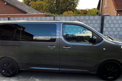 Peugeot Traveller 16.625 km 42.900 € Moers 47447