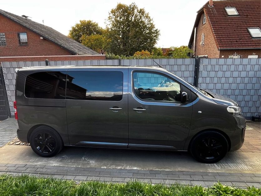 Peugeot Traveller 16.625 km 42.900 € Moers 47447