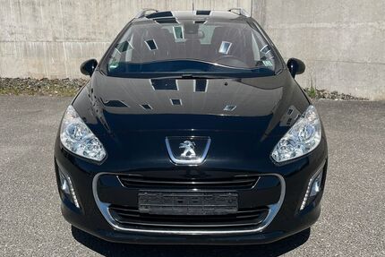 Peugeot 308 124.000 km 4.900 &euro; Weiden 92637