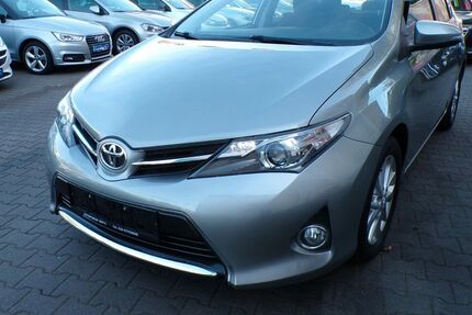 Toyota Auris 73.000 km 10.990 &euro; Berlin 12347