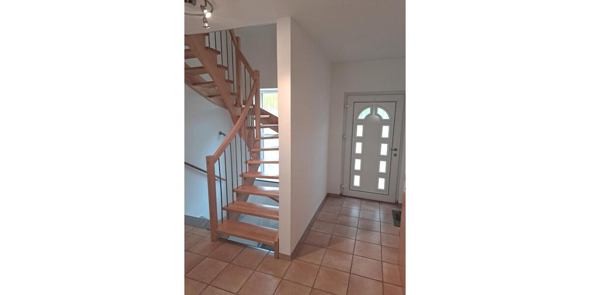 Einfamilienhaus Gunzenhausen - 5 Zimmer, 135 m&sup2;, 1.500&euro; | Angebot:26317362