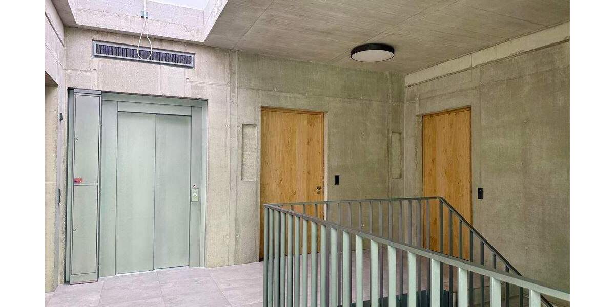 Arbeitsplatz in modernem und hellem Eckbüro in Neubau-Gemeinschaftsflächen, Warmmiete! zimmer