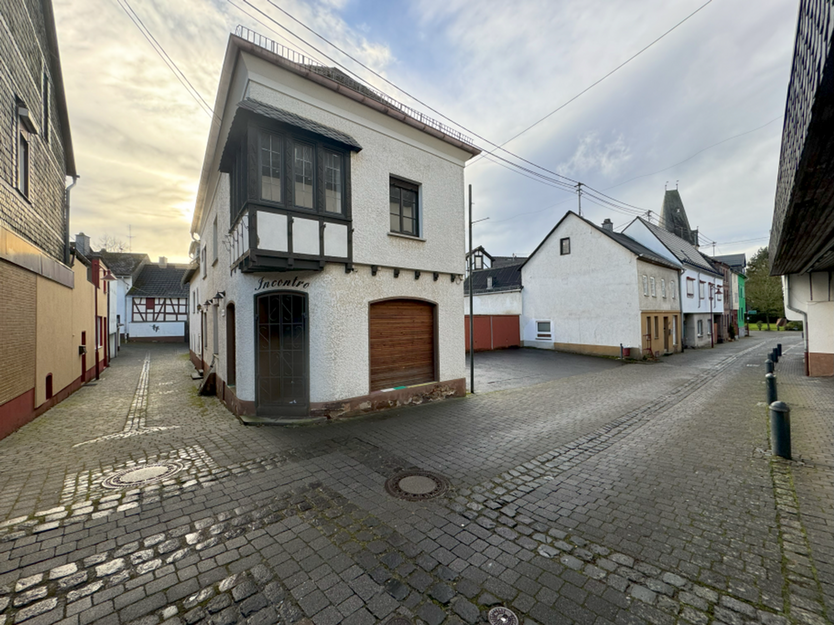 Haus zum Kaufen in Dierdorf 149.000 € 200 m²