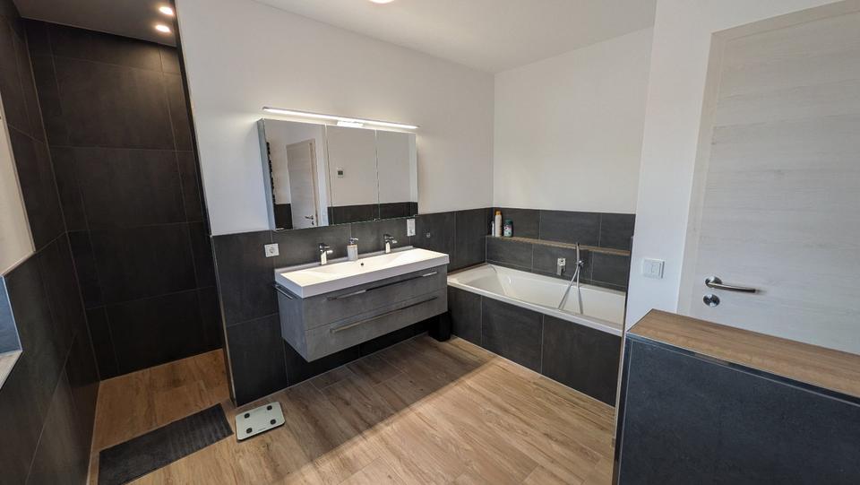 Erdgeschoßwohnung Ibbenbüren - 5 Zimmer, 133 m&sup2;, 1.550&euro; | Angebot:26413496