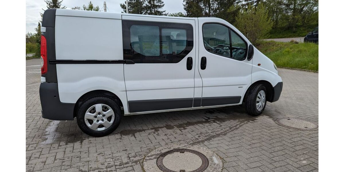 Opel Vivaro 208.000 km 6.800 &euro; Singen 78224
