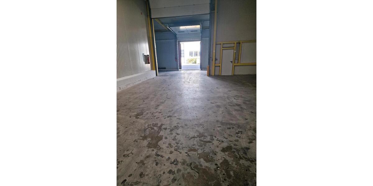 Lagerhalle Lagerfläche Lager - gute Autobahnanbindung in Lindenberg Nähe Berlin, 50 - 1000 m². 724 befahrbar nur 10 € pro m² zimmer