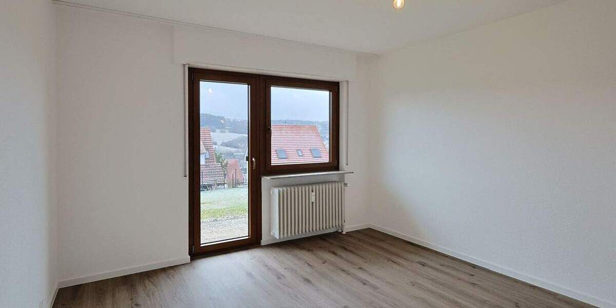 Etagenwohnung Weissach - 3 Zimmer, 95 m&sup2;, 1.100&euro; | Angebot:25468289
