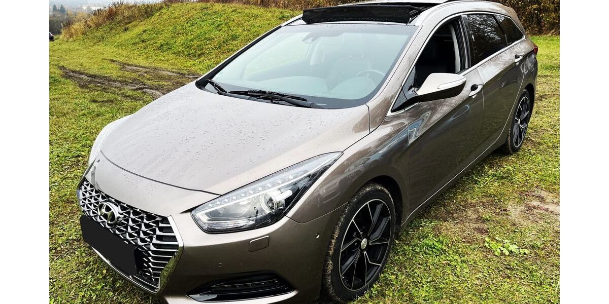 Hyundai i40 104.800 km 14.490 &euro; Hamburg 20537