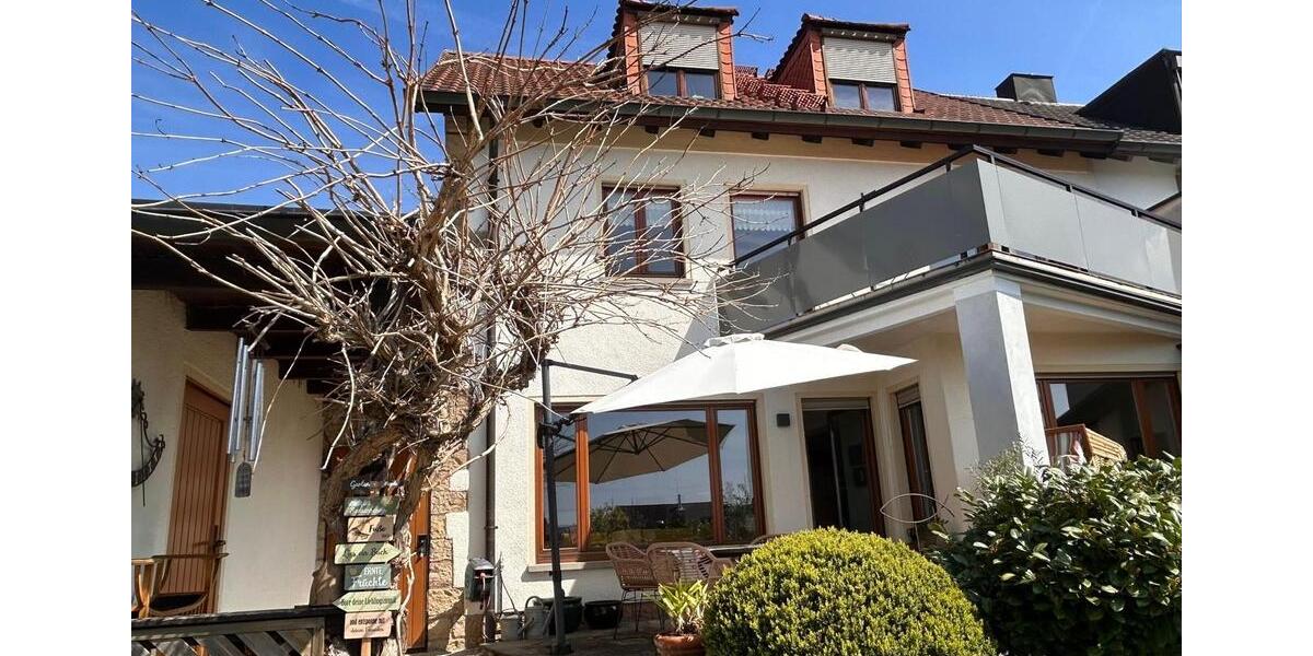 Doppelhaushälfte Schweinfurt Haardt - 8 Zimmer, 180 m&sup2;, 720.000&euro; | Angebot:26413233