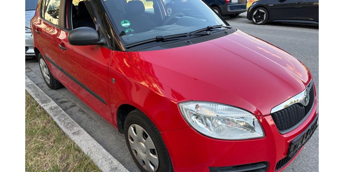 Skoda Fabia 82.400 km 4.390 &euro; München 80689