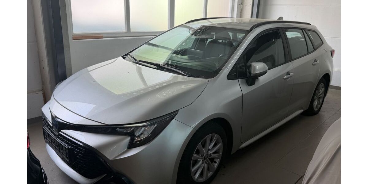 Toyota Corolla 59.252 km 23.000 &euro; Hamburg 22043