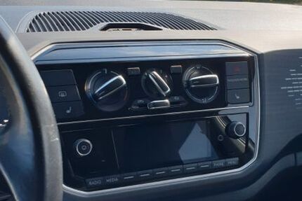 VW up! 93.000 km 6.900 &euro; Wolframs-Eschenbach 91639