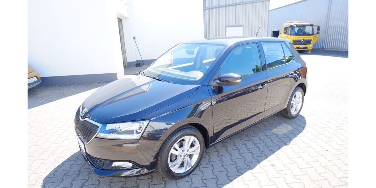 Skoda Fabia 51.950 km 12.390 &euro; Coburg 96450