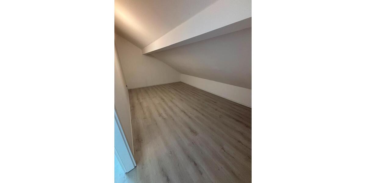 Dachgeschoßwohnung Rosenheim Aising - 3 Zimmer, 65 m&sup2;, 280.000&euro; | Angebot:27109957