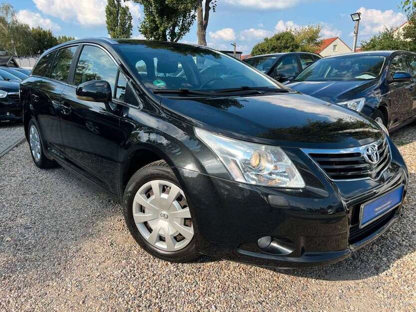 Toyota Avensis 140.881 km 6.890 € Berlin 13089