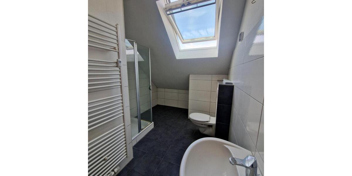 Dachgeschoßwohnung Bürstadt - 3 Zimmer, 72 m&sup2;, 930&euro; | Angebot:26302637