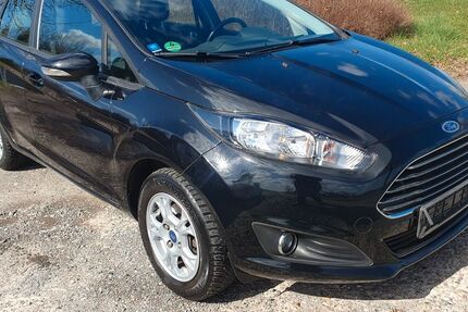 Ford Fiesta 129.000 km 3.299 &euro; Melle 49324