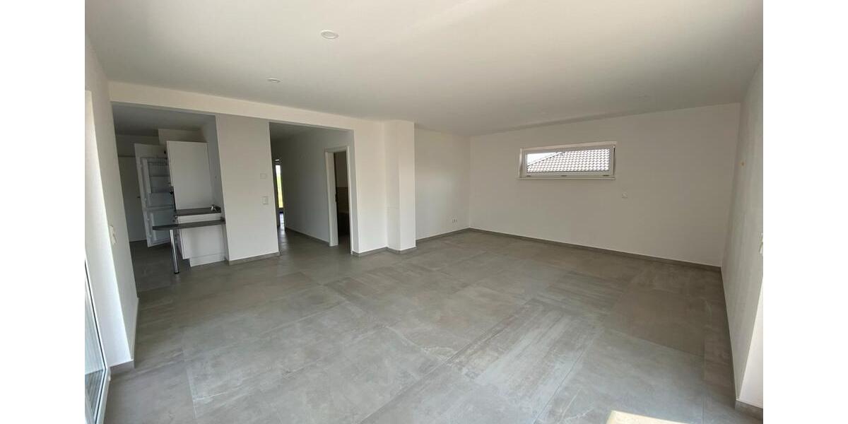 Einfamilienhaus Hohenroth - 5 Zimmer, 137 m&sup2;, 1.450&euro; | Angebot:26462337