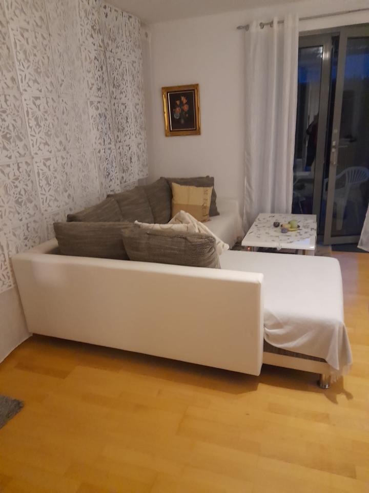 Möblierte 1- 1,5 Zimmer Wohnung für Juli ( nur 1 Monat ! )
