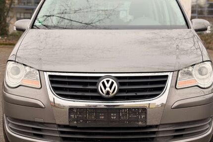 VW Touran 279.000 km 2.900 &euro; Freiburg 79108