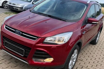 Ford Kuga 156.000 km 8.500 &euro; Löhne Mennighüffen 32584
