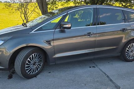 Ford S-Max 93.346 km 17.450 &euro; Berg 82335