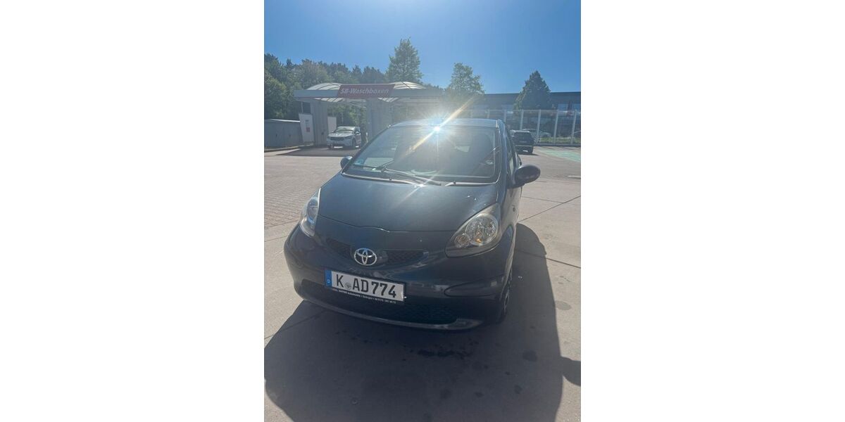 Toyota Aygo (X) 152.180 km 1.600 &euro; köln 50769