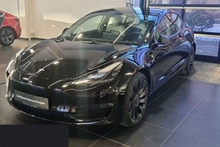 Tesla Model 3 64.025 km 28.400 &euro; Obertraubling 93083