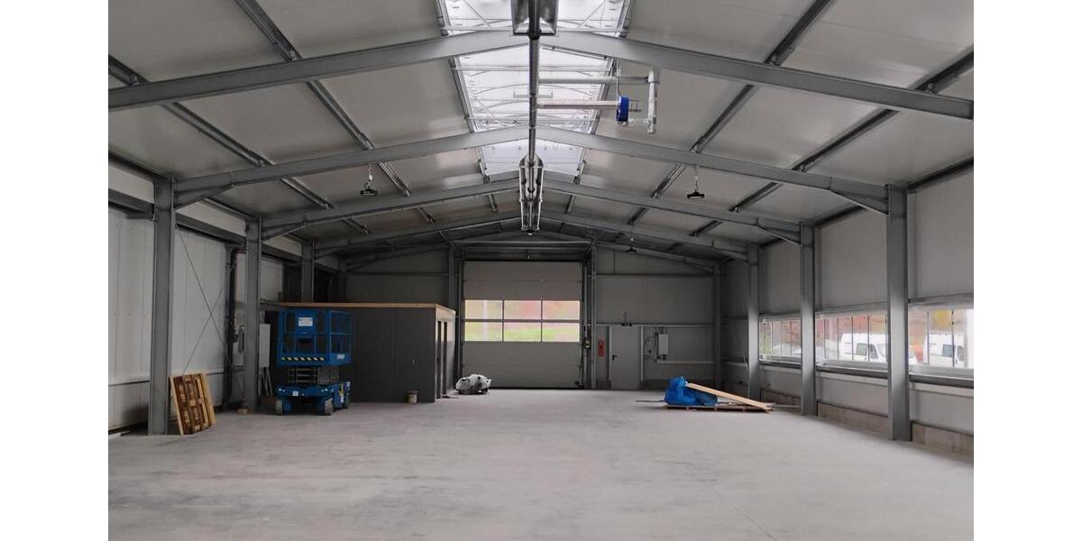 Moderne Neubau Gewerbehalle mit 576m² in Grünsfeld zur Miete zimmer