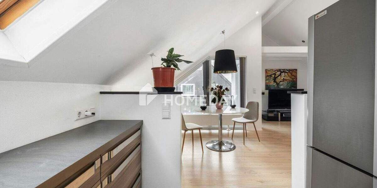 Modern wohnen über den Dächern: Dachgeschosswohnung mit Dachterrasse und Loggia in Bretzfeld 3 zimmer