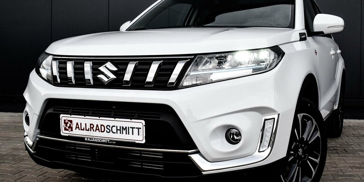 Suzuki Vitara Comfort+ 1.5l AGS ALLGRIP HEV 30.750 km 21.990 &euro; Höchberg-Würzburg 97204