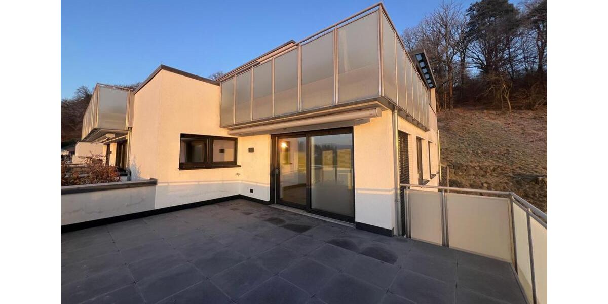 Attraktive Terrassenwohnung mit Panoramablick und Aufzug - in Herborns schönster Wohnlage 2 zimmer