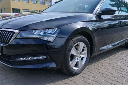 Skoda Superb 142.155 km 14.200 &euro; Berlin 12109