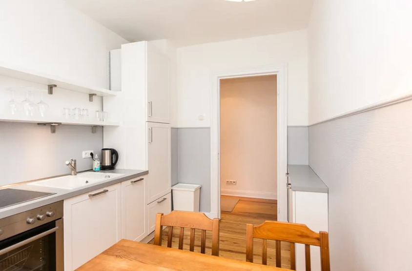 2-Zimmer TOP MODERNISIERT und MÖBLIERT mit Balkon