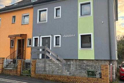 Haus Mitterteich - 4 Zimmer, 130 m&sup2;, 270.000&euro; | Angebot:24772227